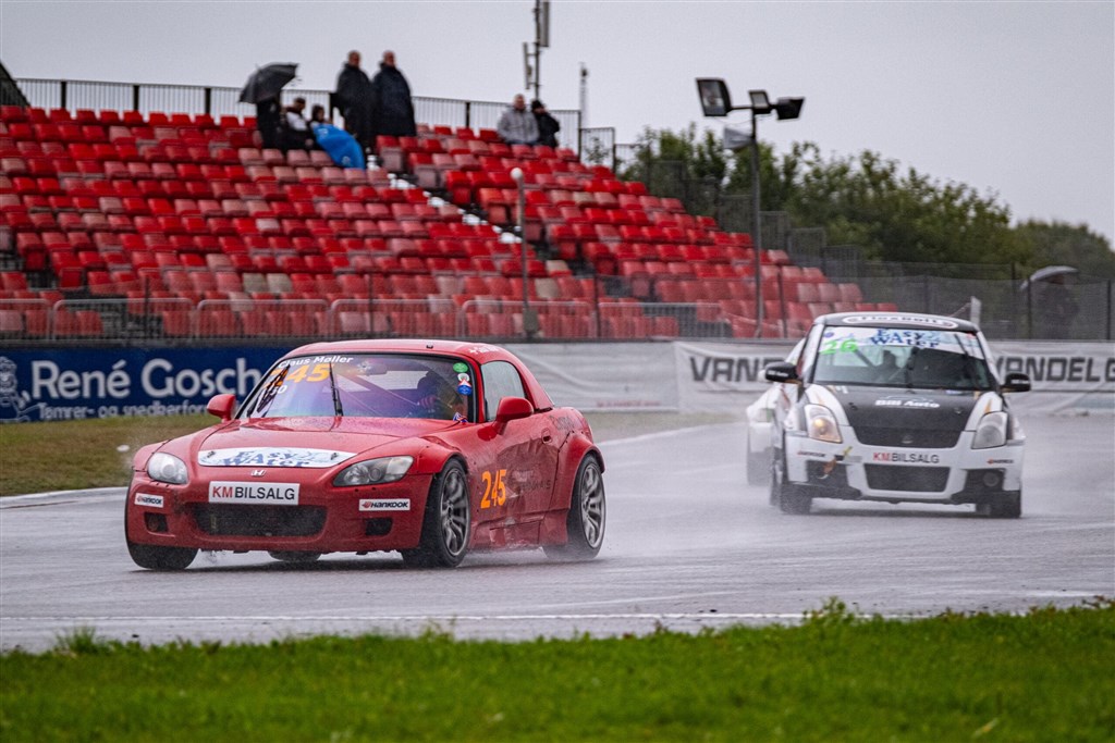 TCCD-mestrene blev fundet i regn og blæst 
(Foto: Grippo)